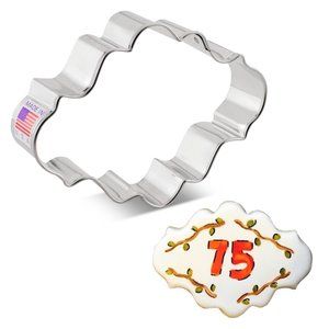 NWT Oval Plaque Cookie Cutter 4"